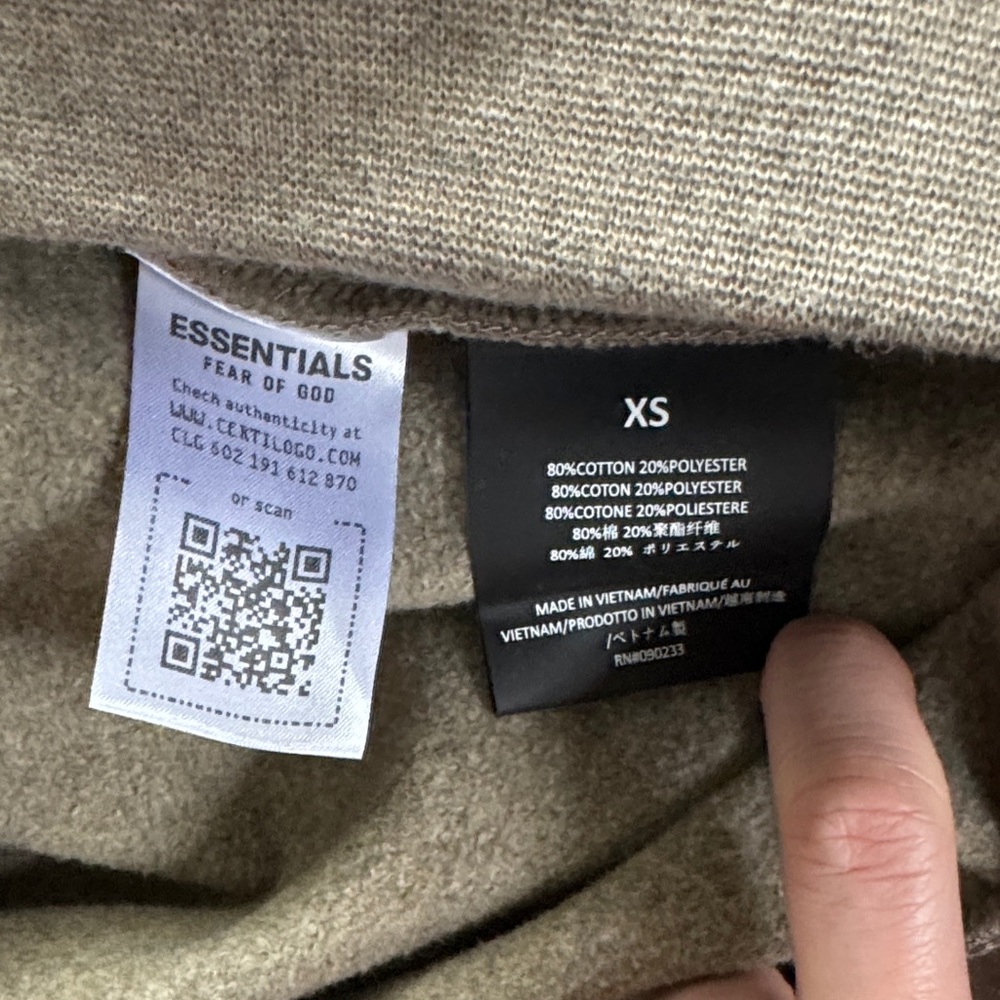 Fear of God Essentials NWT Men’s Crewneck Sweater in Heather Oatmeal - Picture 11 of 12